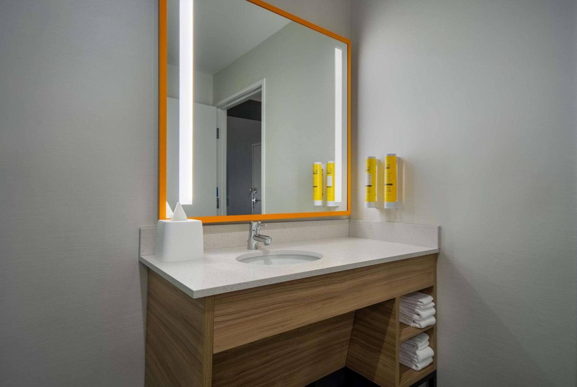 Tru By Hilton Merrillville Bagian luar foto